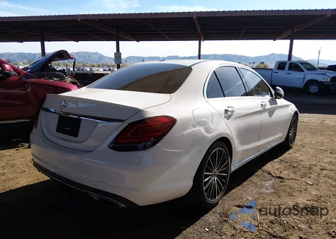 2019 Mercedes-Benz C 300 from USA, damaged, VIN 55SWF8DB6KU302401